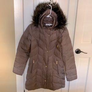 Used Parka. In great condition. Detachable hood.